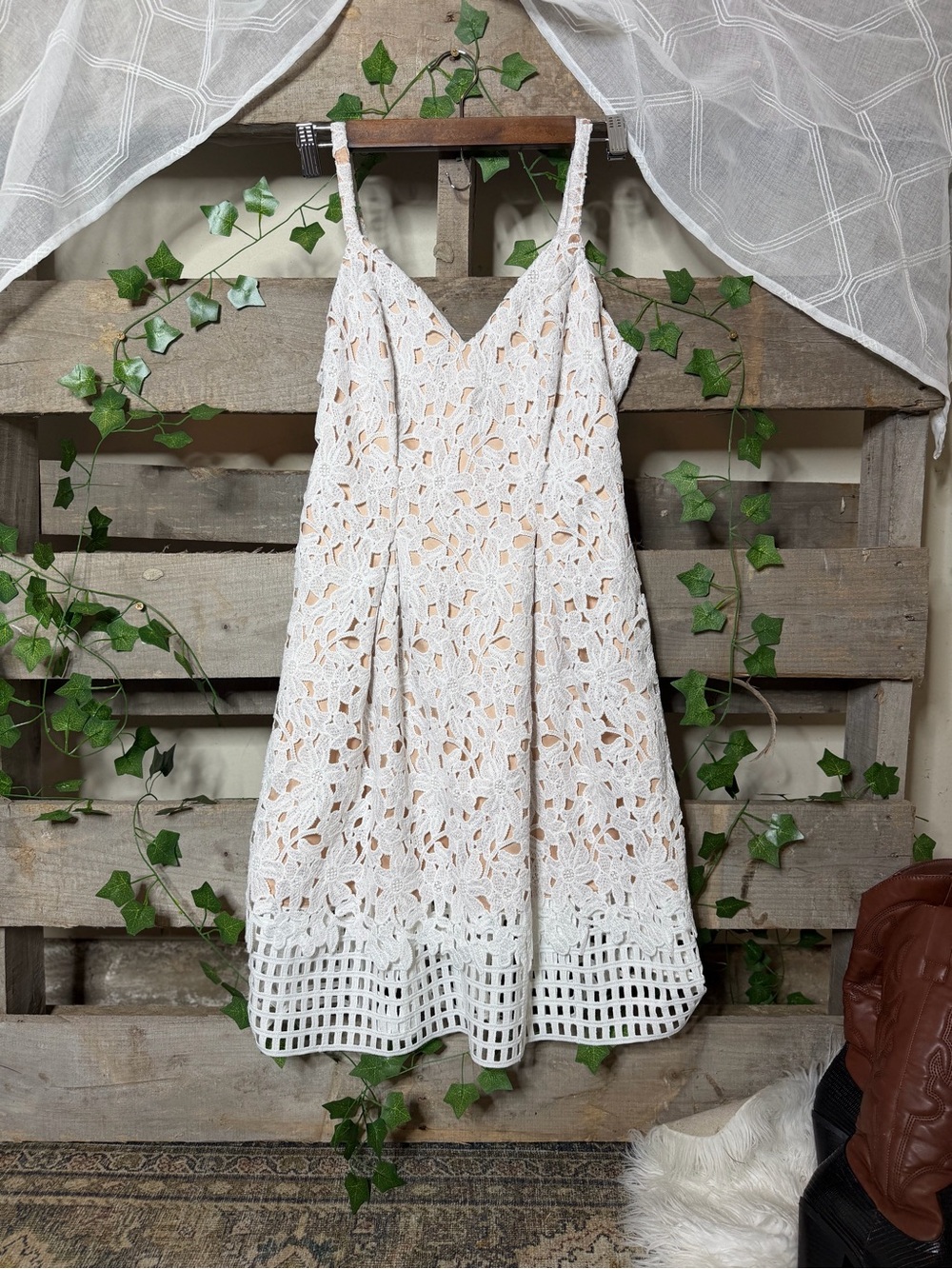Vince Camuto Ivory Floral Lace Midi Dress